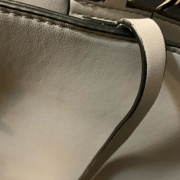 West Bronco Grey Shoulder Bag - Picture 3 of 6